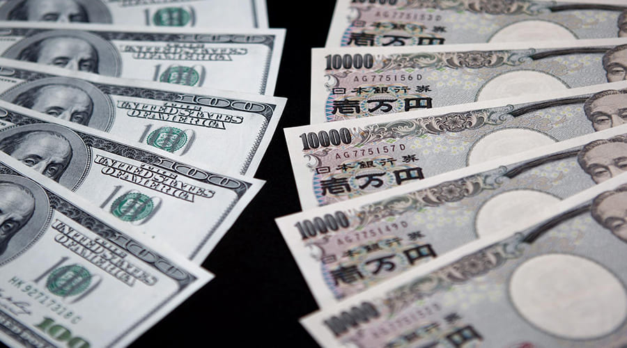 هبوط الدولار الأمريكي مقابل الين الياباني لادنى مستوى له منذ مارس الماضي