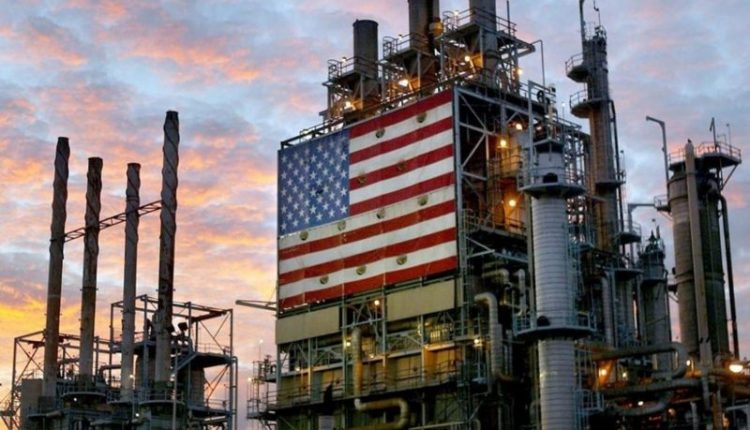 ارتفاع عقود النفط الخام بالتزامن مع نمو الطلب والانتاج الأمريكي