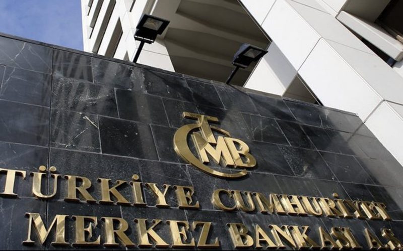 البنك المركزي التركي يشدد السياسة النقدية وسط تحذير من ارتفاع كلفة التمويل