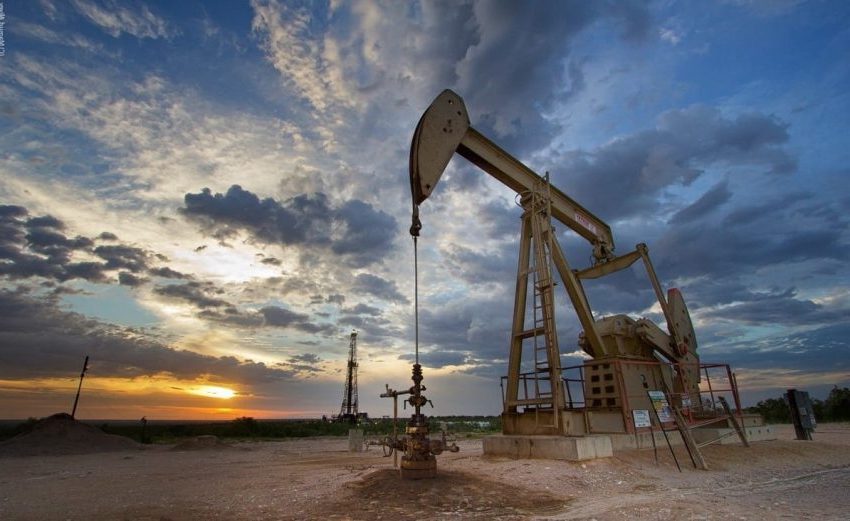 سلبية تداولات خام النفط العالمي وسط تصاعد مخاوف تعافي الطلب 