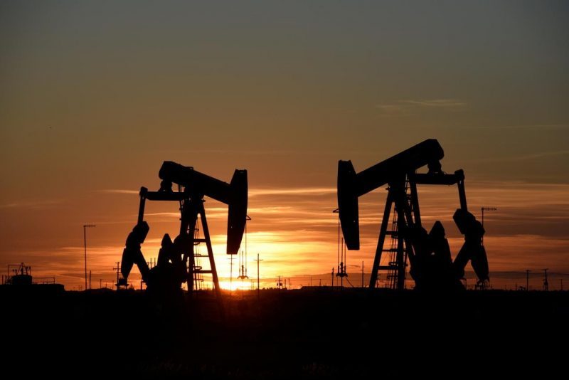 ارتفاع أسعار خام النفط الدولي بالتزامن مع الإعلان عن فعالية علاج "فايزر" ضد كورونا