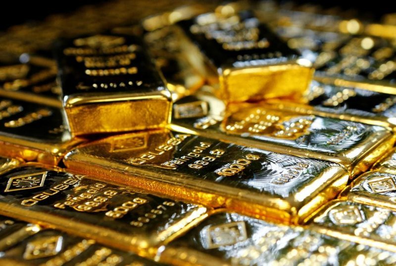 انخفاض أسعار عقود الذهب الآجلة على أعتاب بيانات اقتصادية عالمية