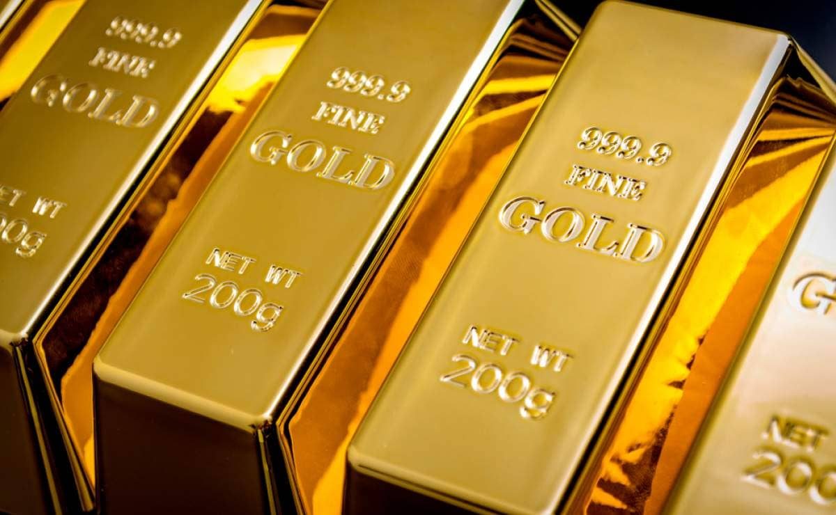 انخفاض اسعار العقود الآجلة للذهب بالتزامن مع البيانات الاقتصادية العالمية