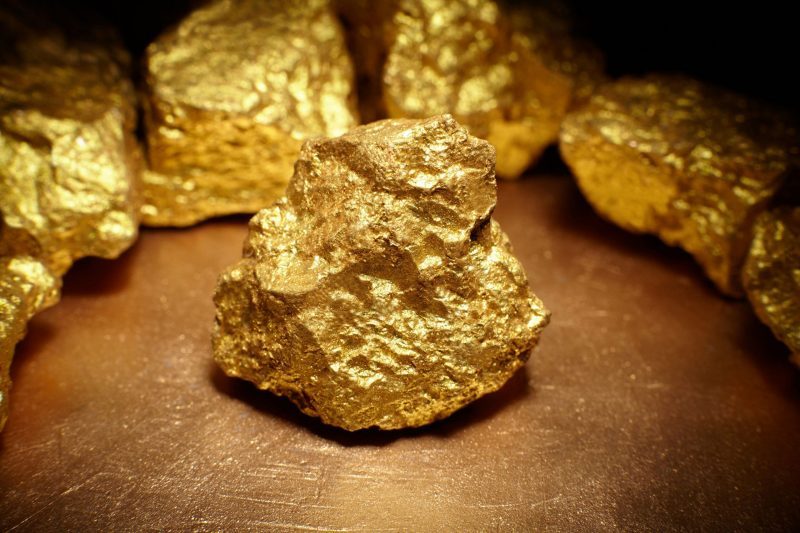 جلسة عقود معدن "الذهب" خلال الجلسة الآسيوية وسط تراجع الدولار الامريكي