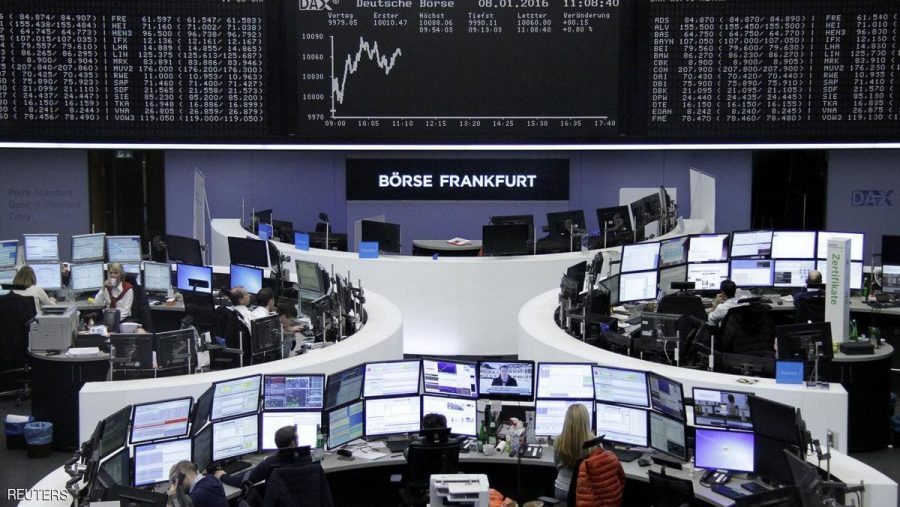 قطاع التجزئة يتصدر خسائر الأسهم الأوروبية وتباين الأمريكية