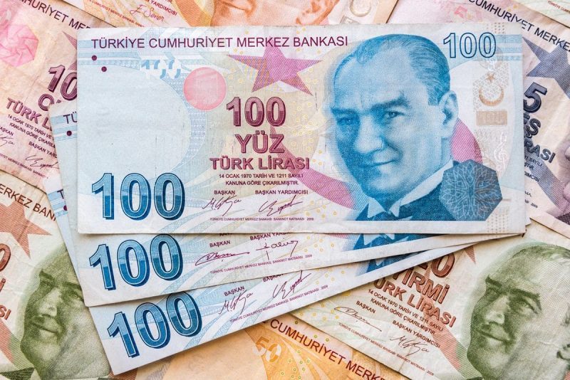 الليرة التركية تهبط لقاع جديد بعد بيانات التضخم الأمريكية