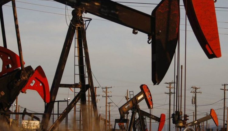 انخفاض معاملات النفط الخام بفعل تجدد مخاوف الطلب العالمي