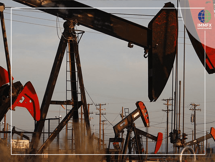 تباين أداء النفط عقب ارتفاع للمخزونات الأمريكية