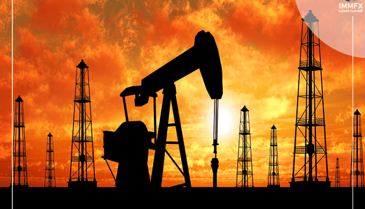 تراجع النفط قبيل صدور بيانات المخزونات الأمريكية