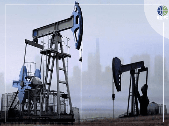 انخفاض أسعار النفط قبل بيانات المخزونات الأمريكية