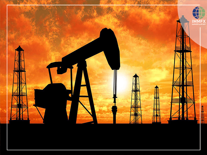 انخفاض العقود الآجلة لأسعار خام النفط بأكثر من 2