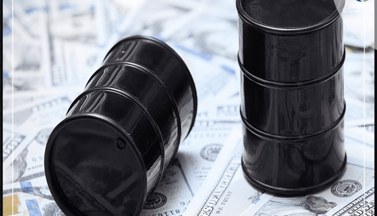 تراجع النفط الخام بفعل ارتفاع الدولار الأمريكي