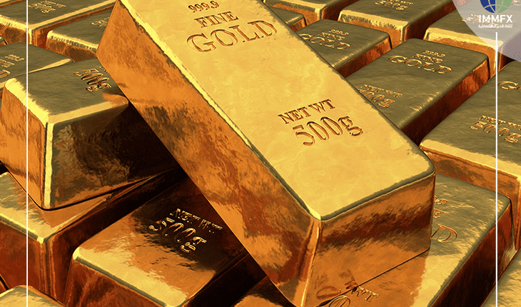ارتفاع عقود الذهب بفعل تراجع الدولار الأمريكي
