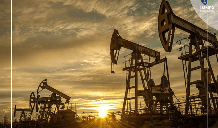 النفط يتراجع قبل صدور بيانات المخزون الأمريكي